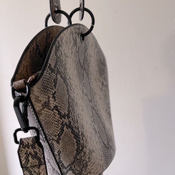 Purse - Picture 2 of 3